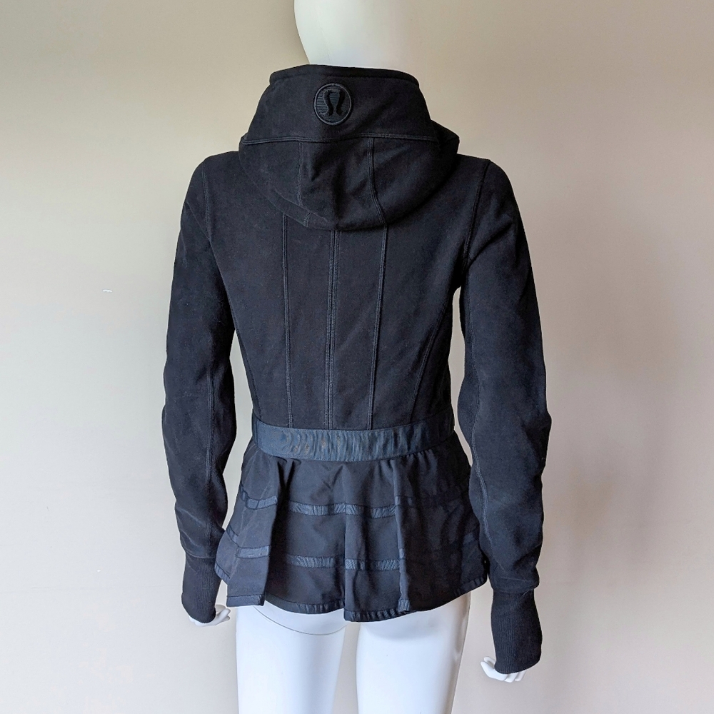 RARE Special Edition Lululemon Scuba Hoodie *Ruffled Up Hiver 2013 - Black